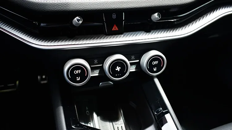 Superb Combi SL 2.0 TDI 4x4 DSG SCR képe