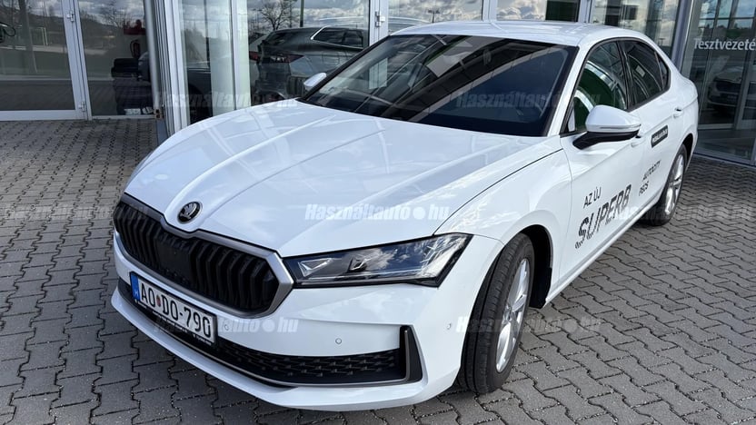 Superb Selection 2.0 TDI DSG SCR képe