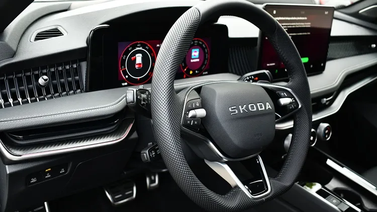 Superb Combi SL 2.0 TDI 4x4 DSG SCR képe