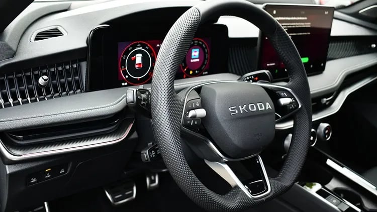 Superb Combi SL 2.0 TDI 4x4 DSG SCR képe