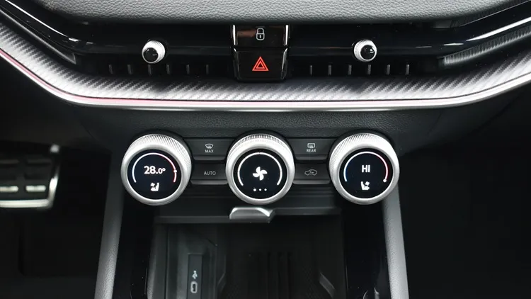 Superb Combi SL 2.0 TDI 4x4 DSG SCR képe