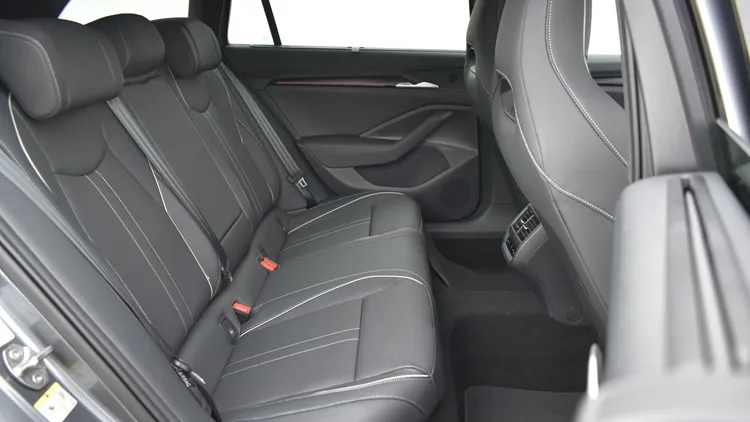 Superb Combi SL 2.0 TDI 4x4 DSG SCR képe