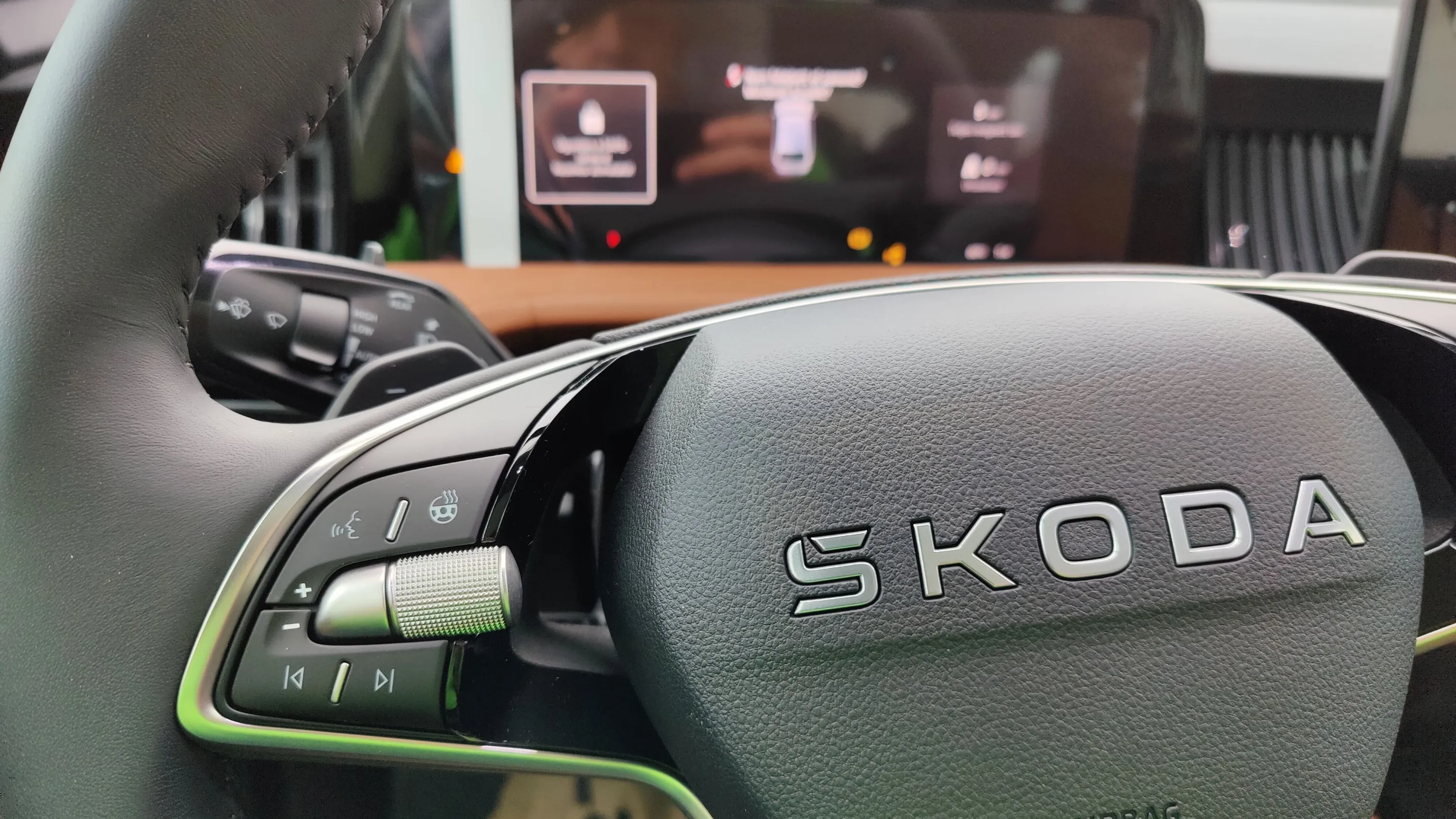 Superb Combi L&amp;K 2.0 TDI DSG SCR képe