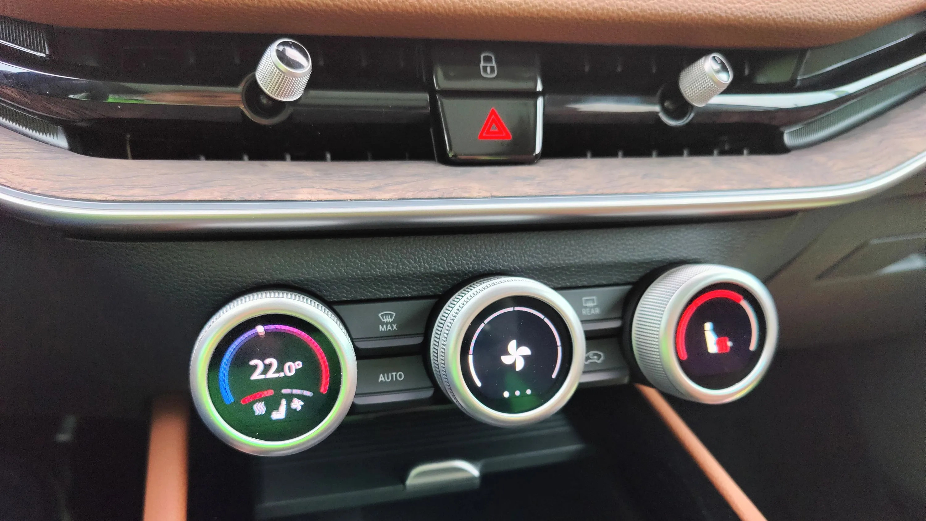 Superb Combi L&amp;K 2.0 TDI DSG SCR képe