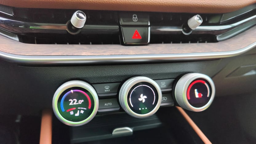 Superb Combi L&amp;K 2.0 TDI DSG SCR képe