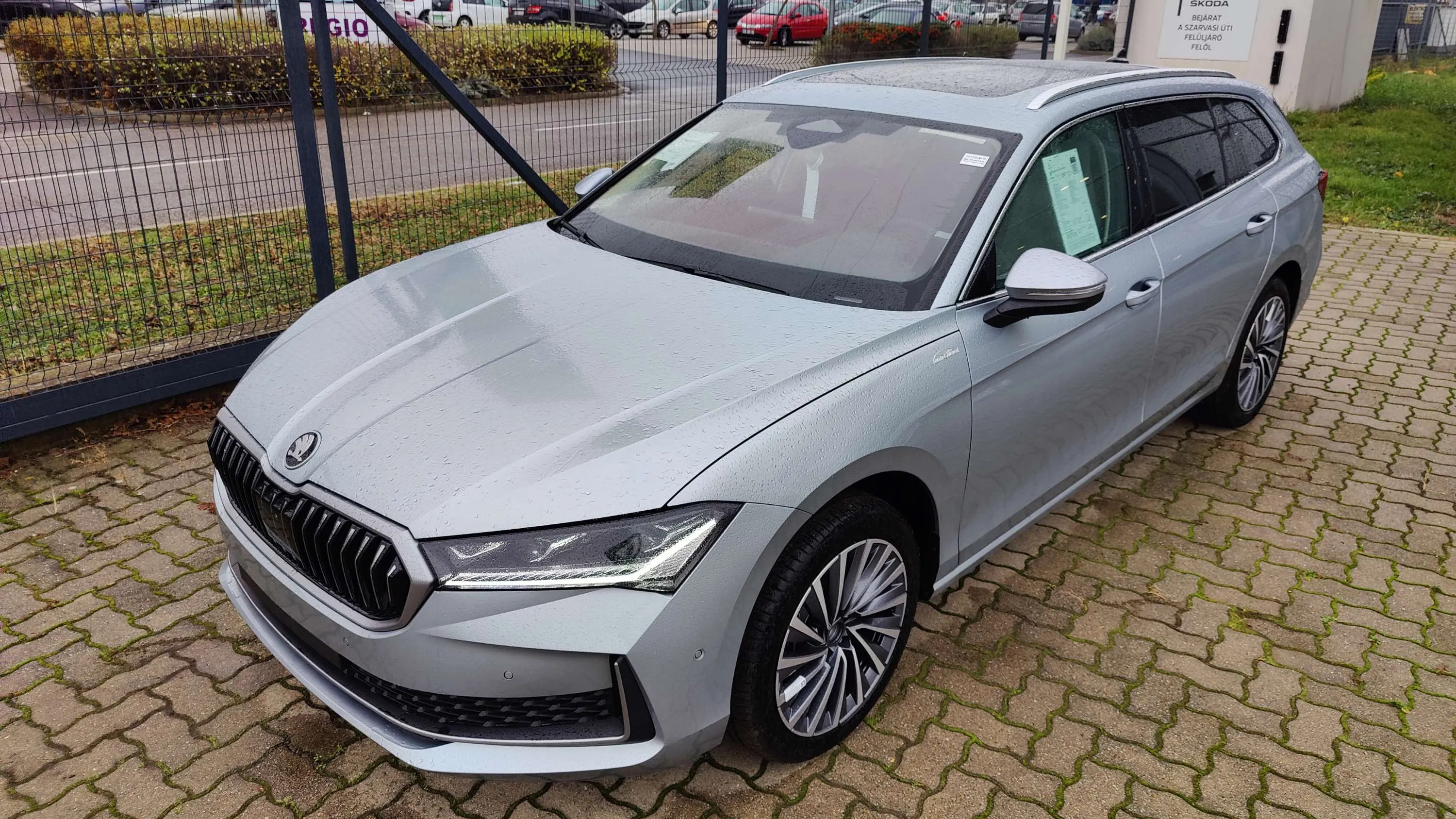 Superb Combi L&amp;K 2.0 TDI DSG SCR képe