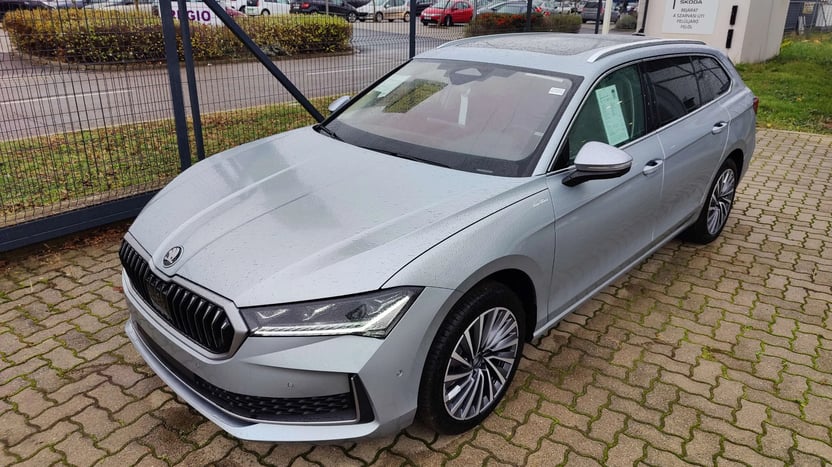 Superb Combi L&amp;K 2.0 TDI DSG SCR képe