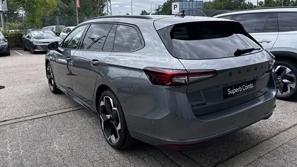 Superb Combi SportLine 1.5 TSI DSG PHEV képe
