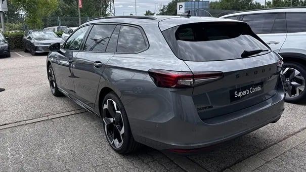 Superb Combi SportLine 1.5 TSI DSG PHEV képe
