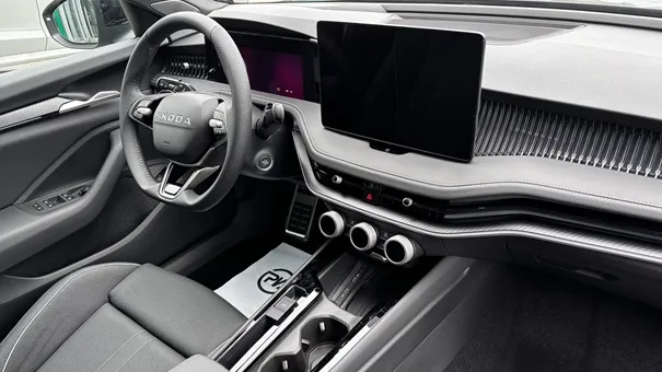 Superb Combi SportLine 1.5 TSI DSG PHEV képe
