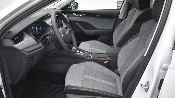 Octavia Combi Sel. 1.5 TSI DSG mHEV ACT képe