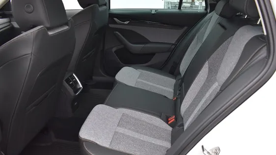 Octavia Combi Sel. 1.5 TSI DSG mHEV ACT képe