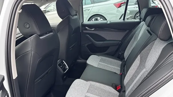 Octavia Combi Sel. 1.5 TSI DSG mHEV ACT képe