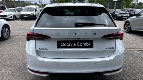 Octavia Combi Sel. 1.5 TSI DSG mHEV ACT képe