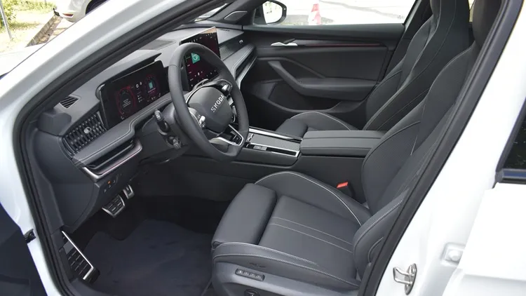 Superb Combi SL 2.0 TDI 4x4 DSG SCR képe