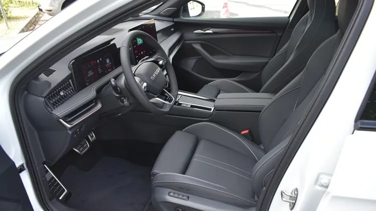 Superb Combi SL 2.0 TDI 4x4 DSG SCR képe