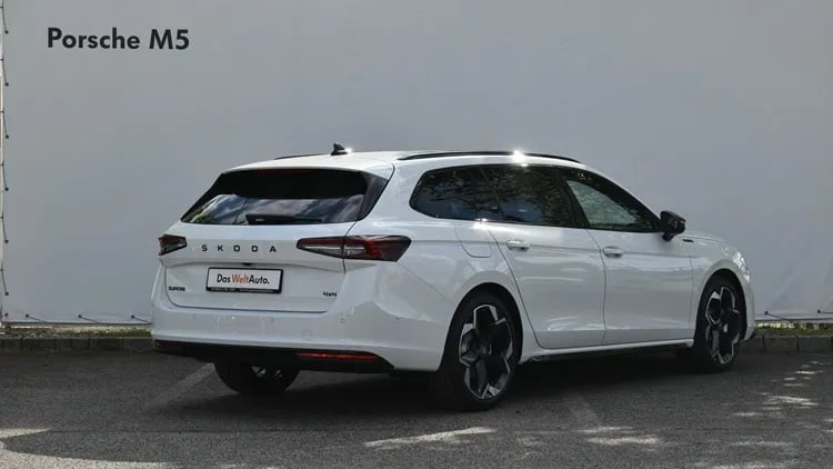 Superb Combi SL 2.0 TDI 4x4 DSG SCR képe