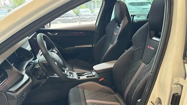 Octavia Combi RS 2.0 TSI DSG képe