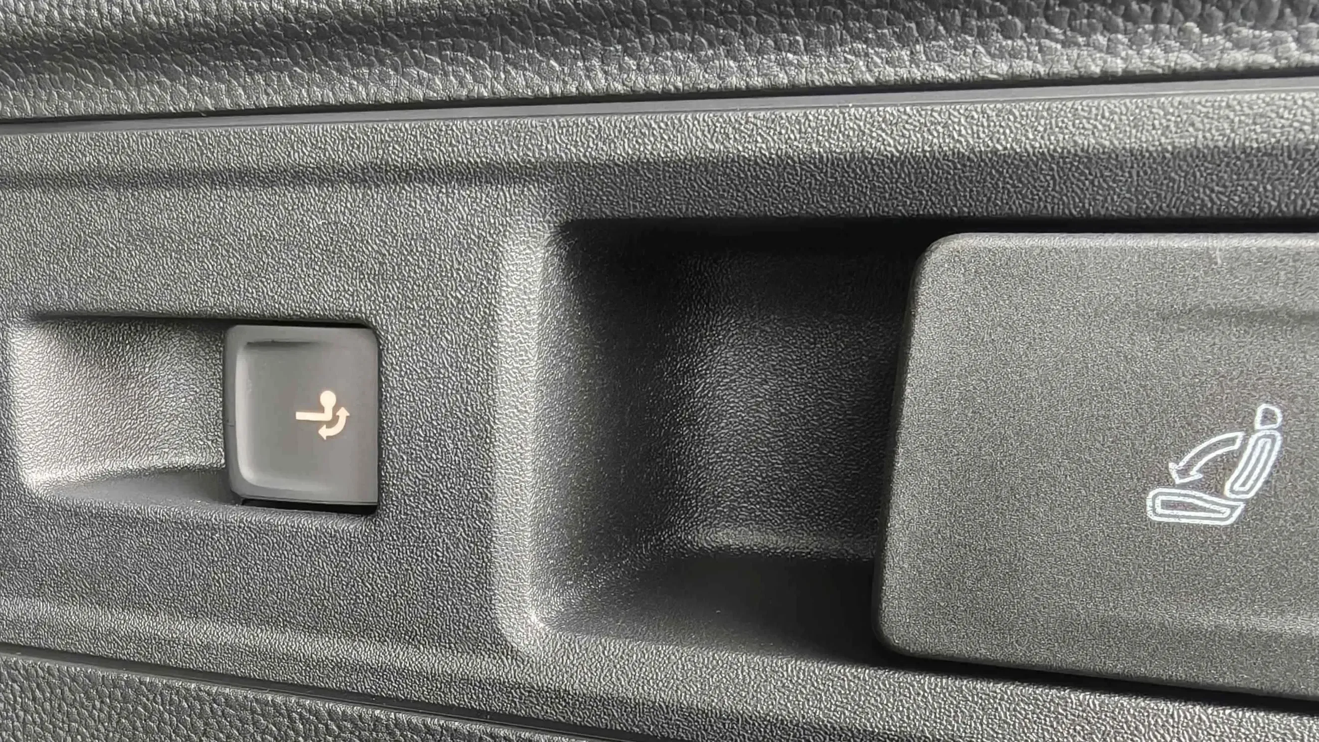 Superb Combi L&amp;K 1.5 TSI DSG PHEV képe