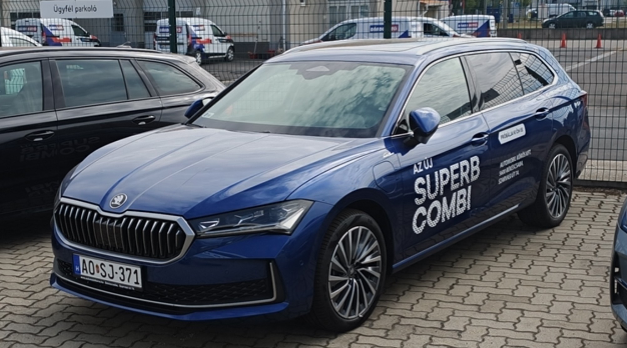 Superb Combi L&amp;K 1.5 TSI DSG PHEV képe