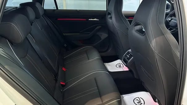 Superb Combi SL 2.0 TDI 4x4 DSG SCR képe