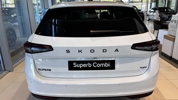 Superb Combi SL 2.0 TDI 4x4 DSG SCR képe