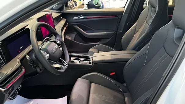 Superb Combi SL 2.0 TDI 4x4 DSG SCR képe
