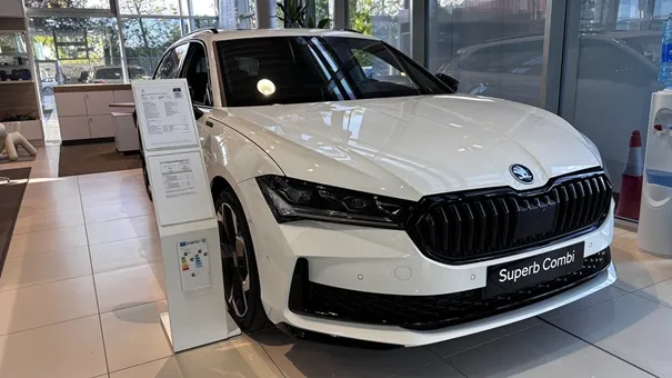 Superb Combi SL 2.0 TDI 4x4 DSG SCR képe