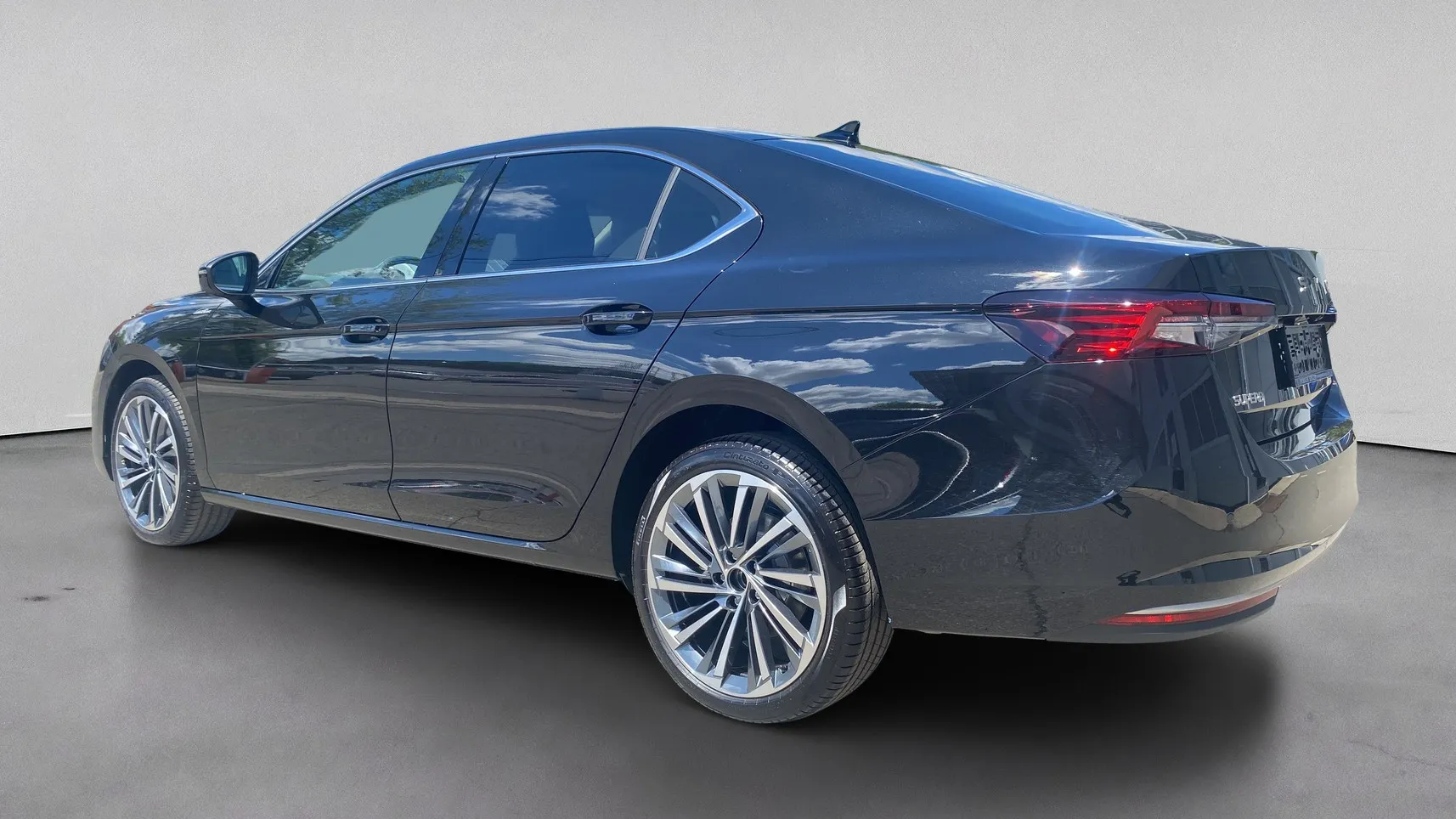 Superb L&amp;K 2.0 TDI DSG SCR képe
