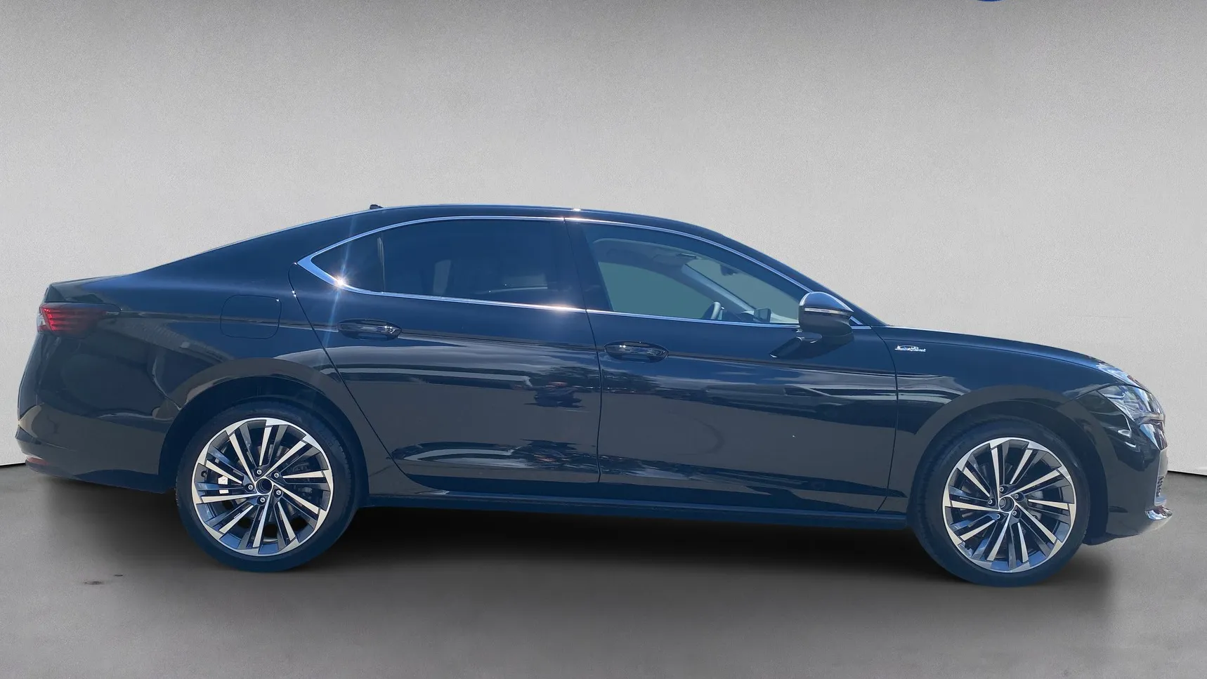 Superb L&amp;K 2.0 TDI DSG SCR képe