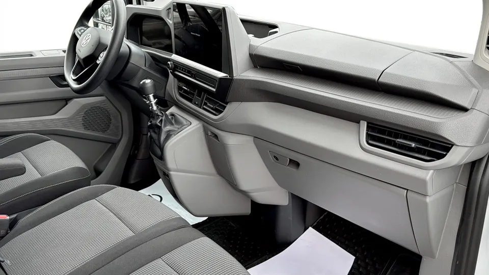 új Transporter Dobozos RT 2.0 TDI képe