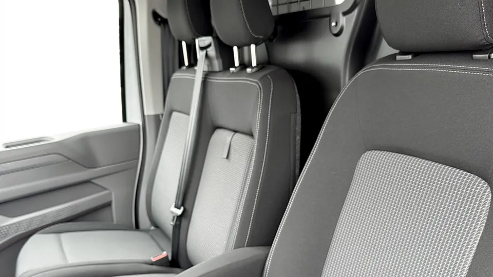 új Transporter Dobozos RT 2.0 TDI képe