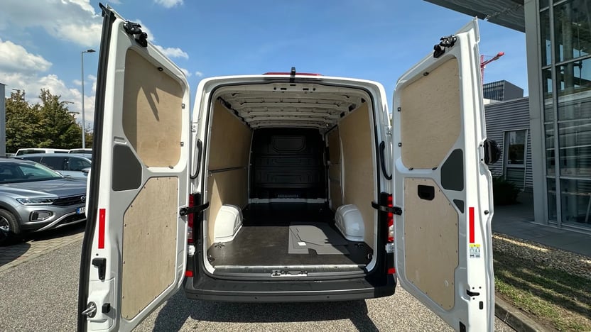Crafter City 30 dobozos KT 2.0TDI (L3H2) képe
