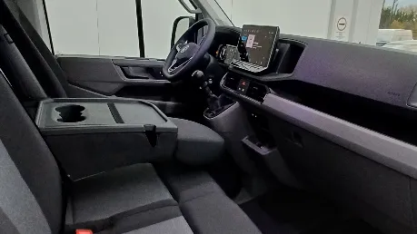 Crafter 35 dobozos HT 2.0TDI(L4H3) képe