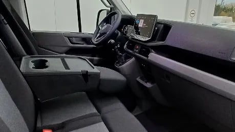 Crafter 35 dobozos HT 2.0TDI(L4H3) képe