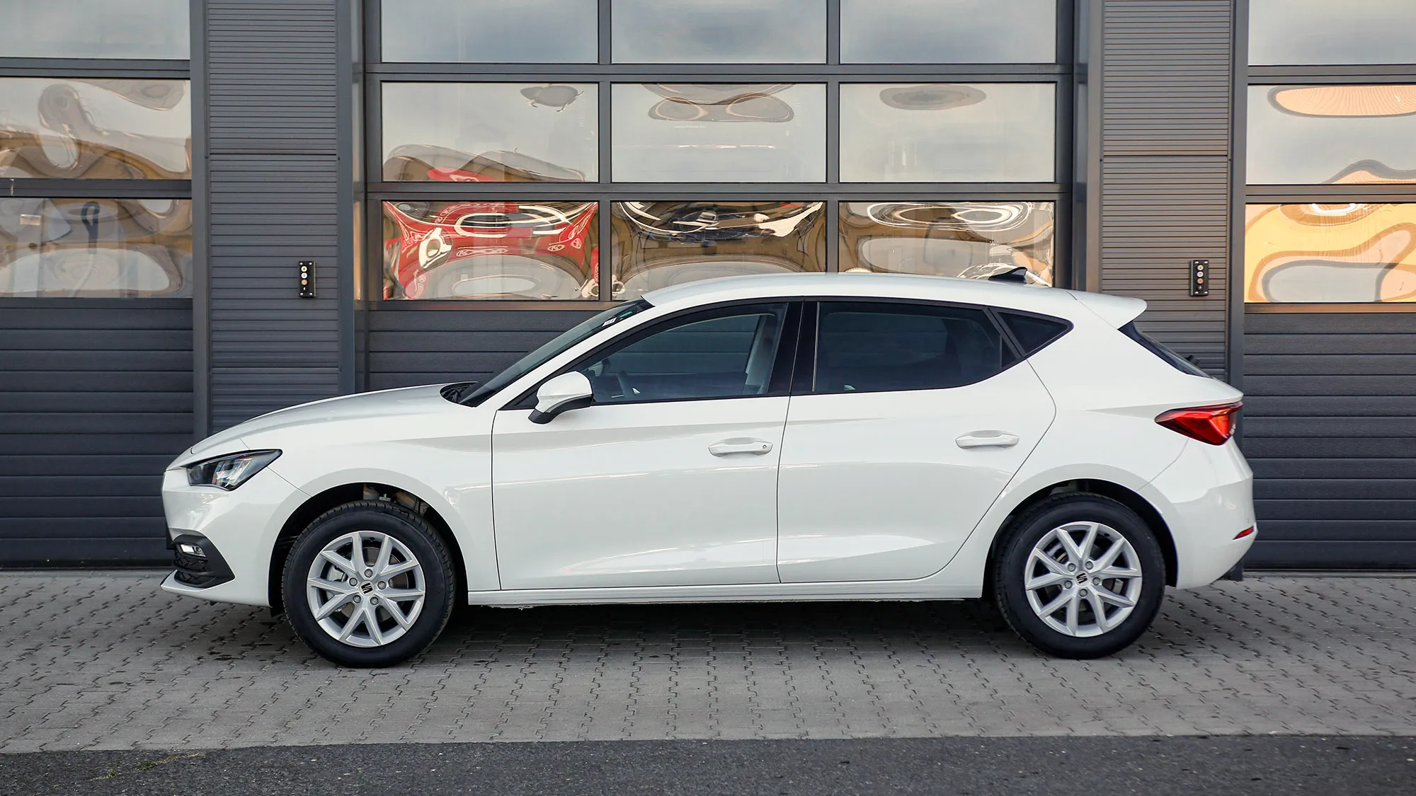 Leon 1.5 TSI DSG Business mHEV képe