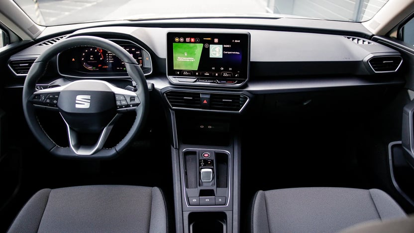 Leon 1.5 TSI DSG Business mHEV képe