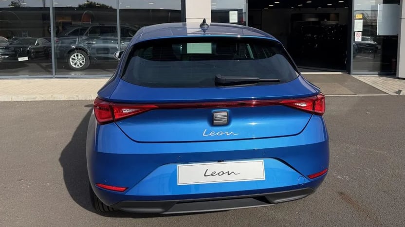 Leon 1.5 TSI DSG Business mHEV képe