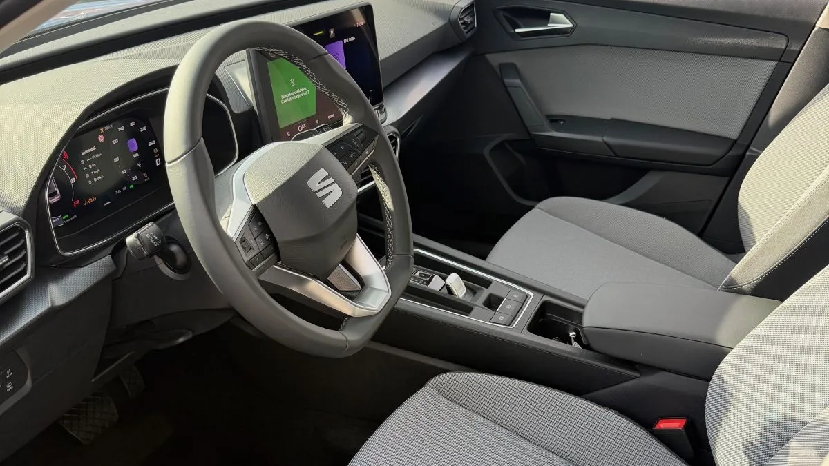 Leon 1.5 TSI DSG Business mHEV képe