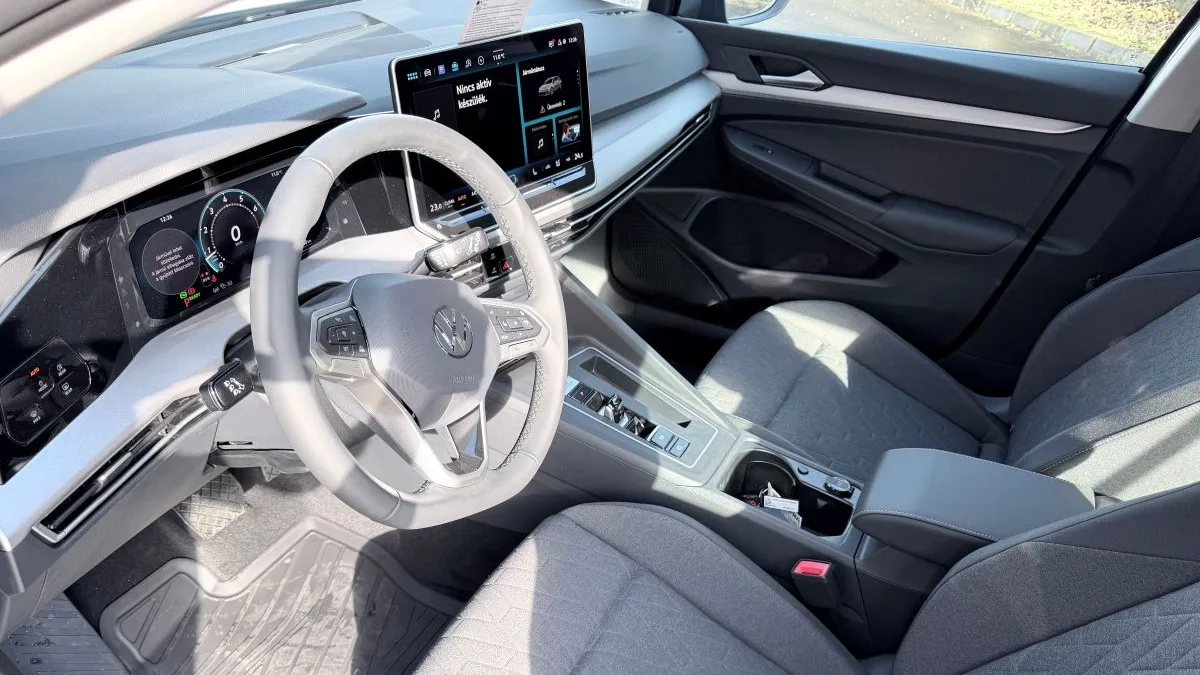 Golf Variant Life 1.5 eTSI DSG képe