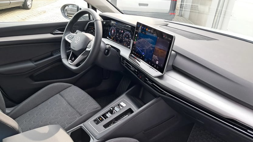 Golf Variant Life 1.5 eTSI DSG képe