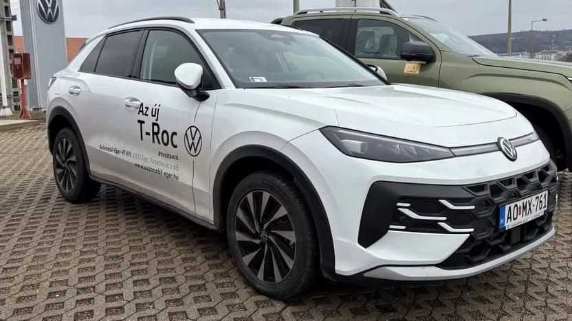 T-Roc Life 1.5 eTSI DSG képe
