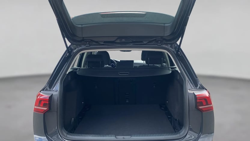 Golf Variant Life 2.0 TDI képe