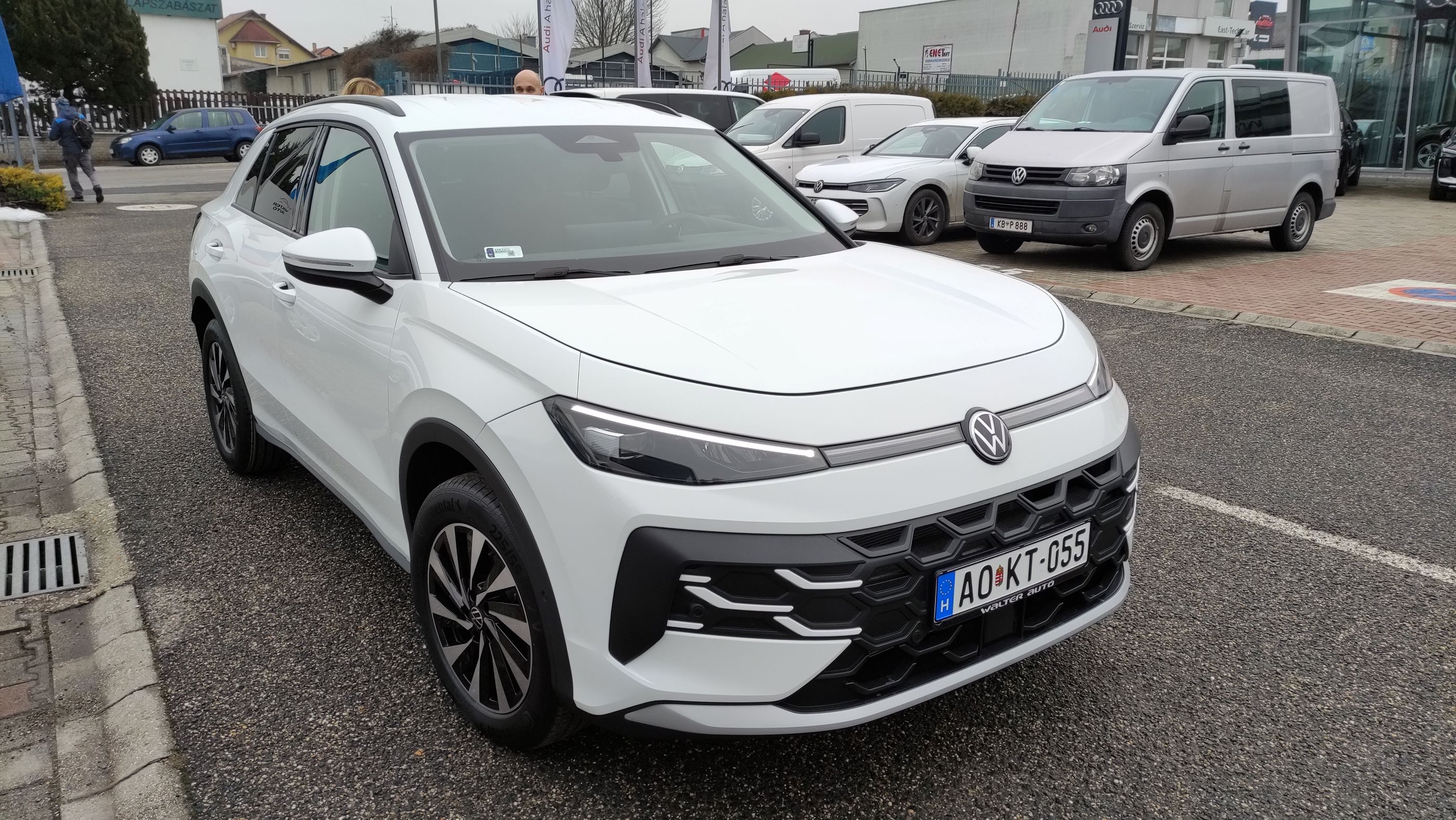 T-Roc Life 1.5 eTSI DSG képe
