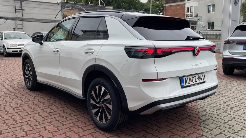 T-Roc Life 1.5 eTSI DSG képe