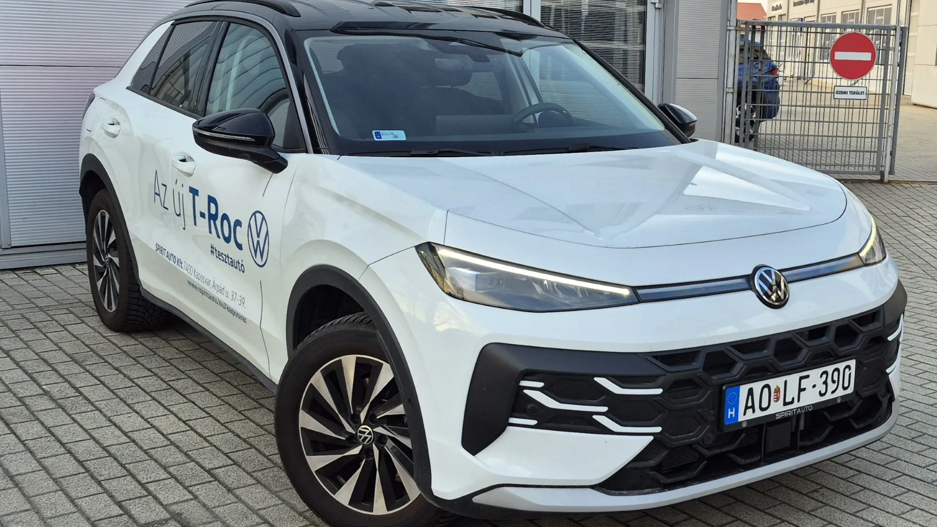 T-Roc Life 1.5 eTSI DSG képe