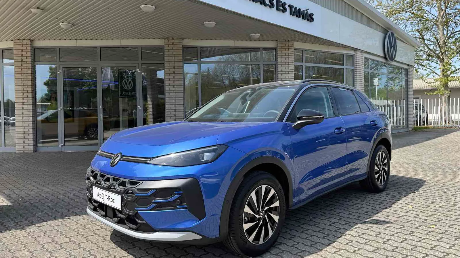 T-Roc Life 1.5 eTSI DSG képe