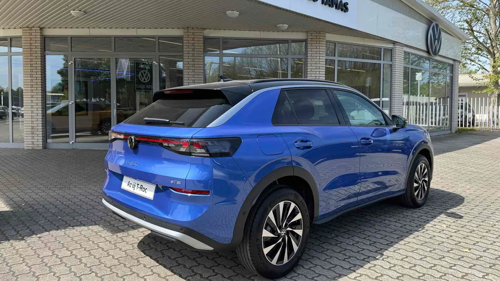 T-Roc Life 1.5 eTSI DSG képe