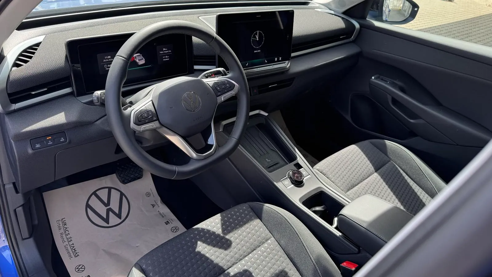 T-Roc Life 1.5 eTSI DSG képe