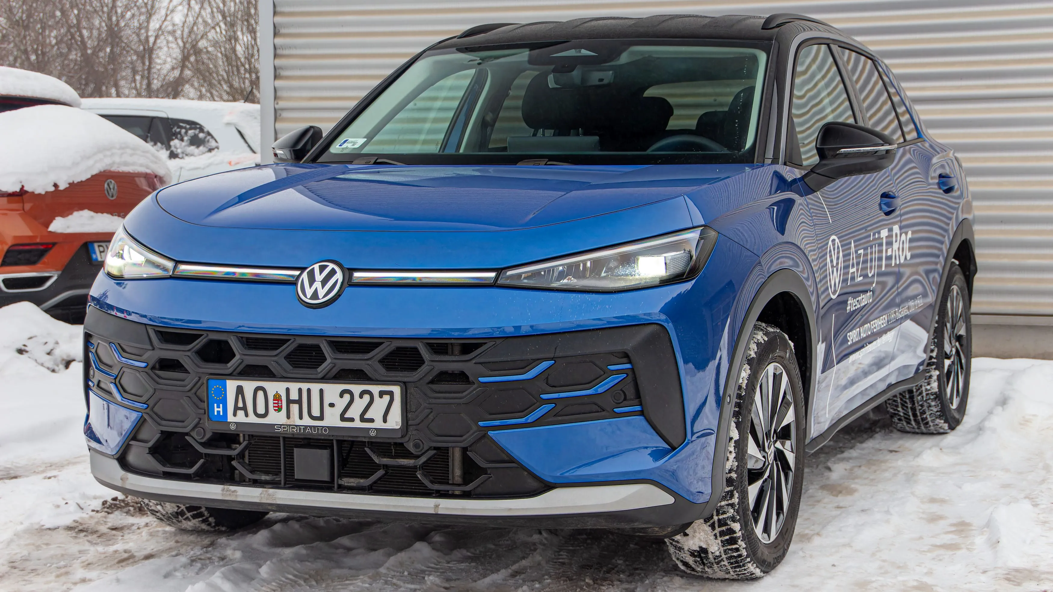 T-Roc Life 1.5 eTSI DSG képe